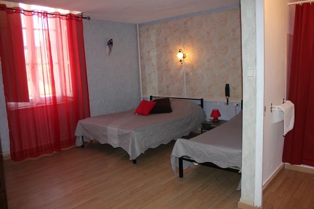 Hotel Restaurant La Camargue Salin-de-Giraud Rom bilde