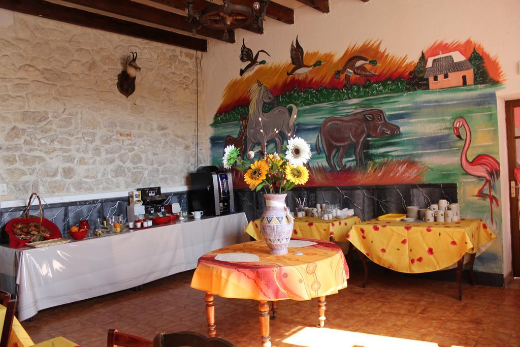 Hotel Restaurant La Camargue Salin-de-Giraud Eksteriør bilde